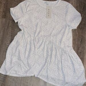 Gaze White Short Sleeve Top with Delicate Pattern